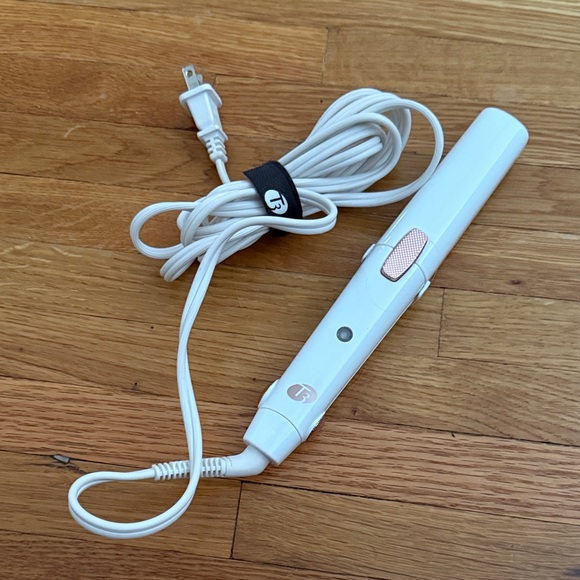T3 SinglePass Compact Hair Styler - White and Rose Gold - Picture 5 of 5